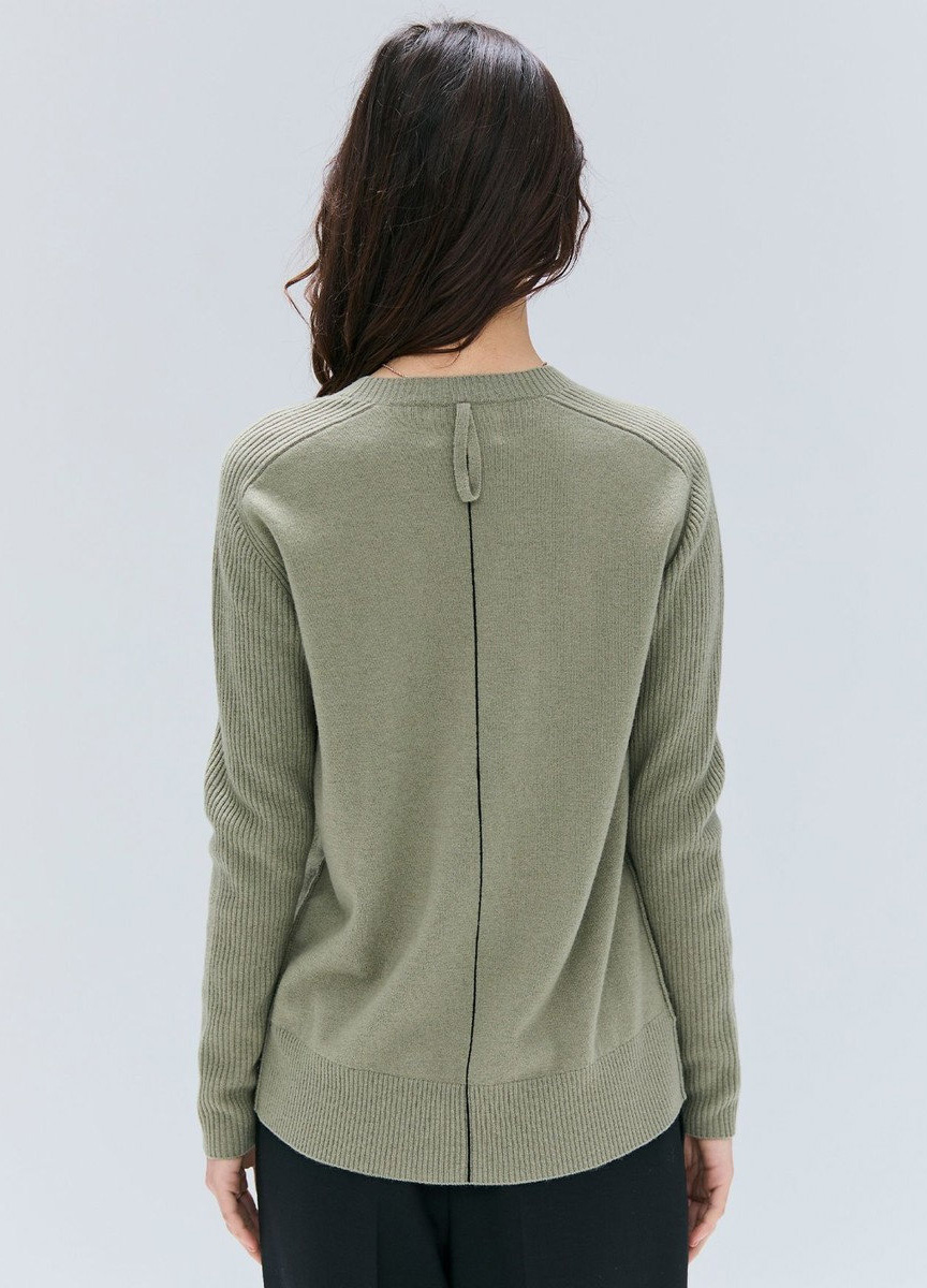 經典輕毛料羊絨圓領針織